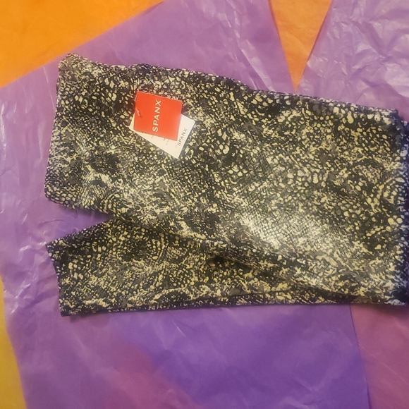 Spanx Faux Leather Snake Shine Leggings - Picture 8 of 10